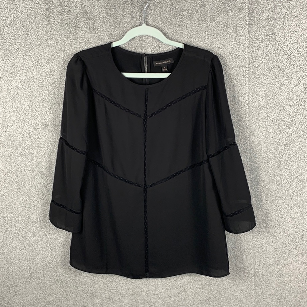 3/4s sleeve classic black work blouse size small from Banana Republic
